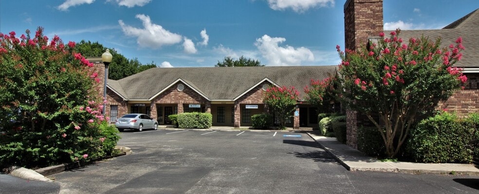 15102 Jones Maltsberger Rd, San Antonio, TX for lease - Building Photo - Image 2 of 8