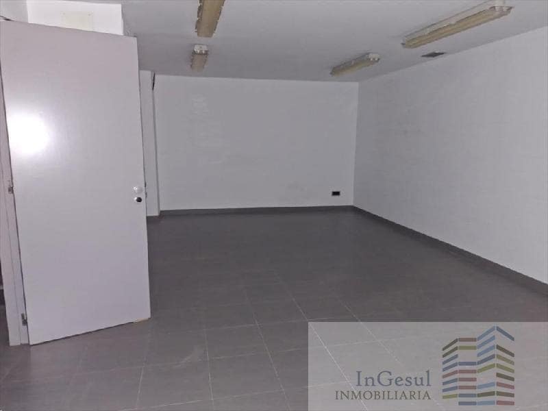 Leganés, MAD 28911 - Unit 01 - - Interior Photo - Image 2 of 5