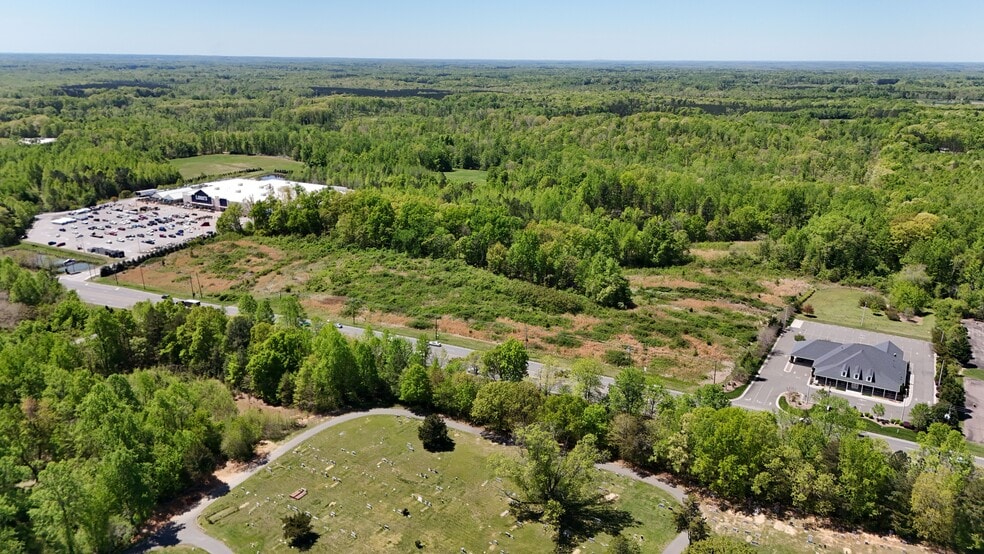 1950 Durham Rd, Roxboro, NC for lease - Primary Photo - Image 2 of 4