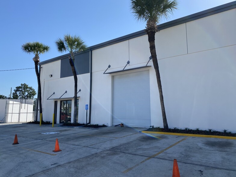 1301 S Orange Blossom Trl, Orlando, FL for lease - Building Photo - Image 3 of 8