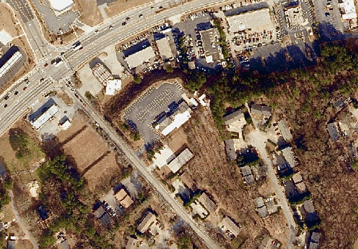 2166 Highpoint Rd, Snellville, GA 30078 East Side Grill