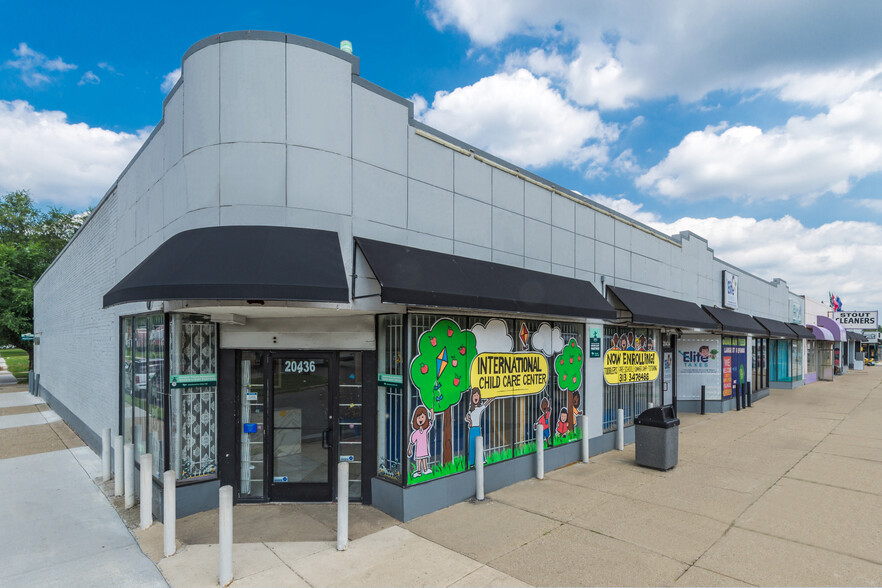 20426-20440 W 7 Mile Rd, Detroit, MI for lease - Building Photo - Image 1 of 2