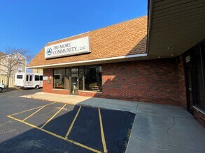 8963-8975 Kingsridge Dr, Miamisburg, OH for lease Building Photo- Image 1 of 19