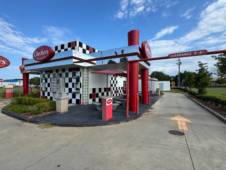 5620 Mcfarland Blvd, Northport, AL for lease - Building Photo - Image 2 of 7