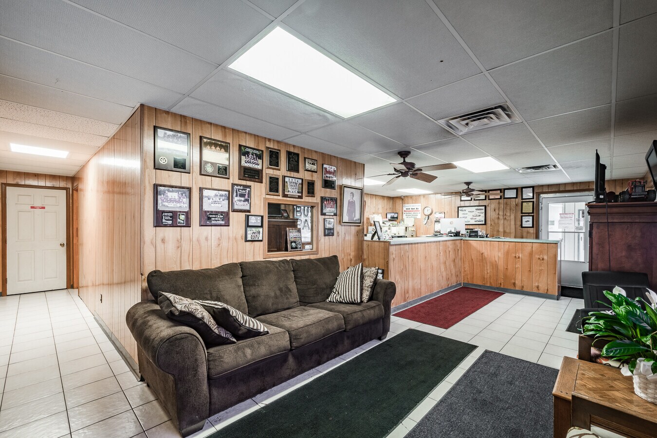 19951 Fm 1485 Rd, New Caney, TX 77357 3,724 SF Auto Dealership For