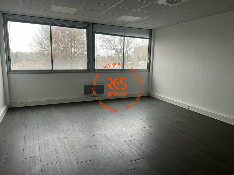 Retail in Mérignac for sale Interior Photo- Image 1 of 7