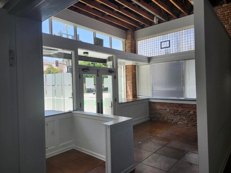 42-44 N Marengo Ave, Pasadena, CA for sale - Interior Photo - Image 3 of 10