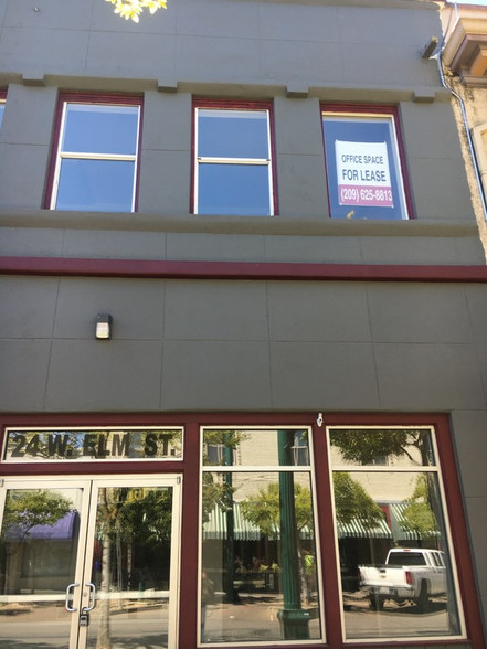 24 W Elm St, Lodi, CA for lease - Building Photo - Image 1 of 5