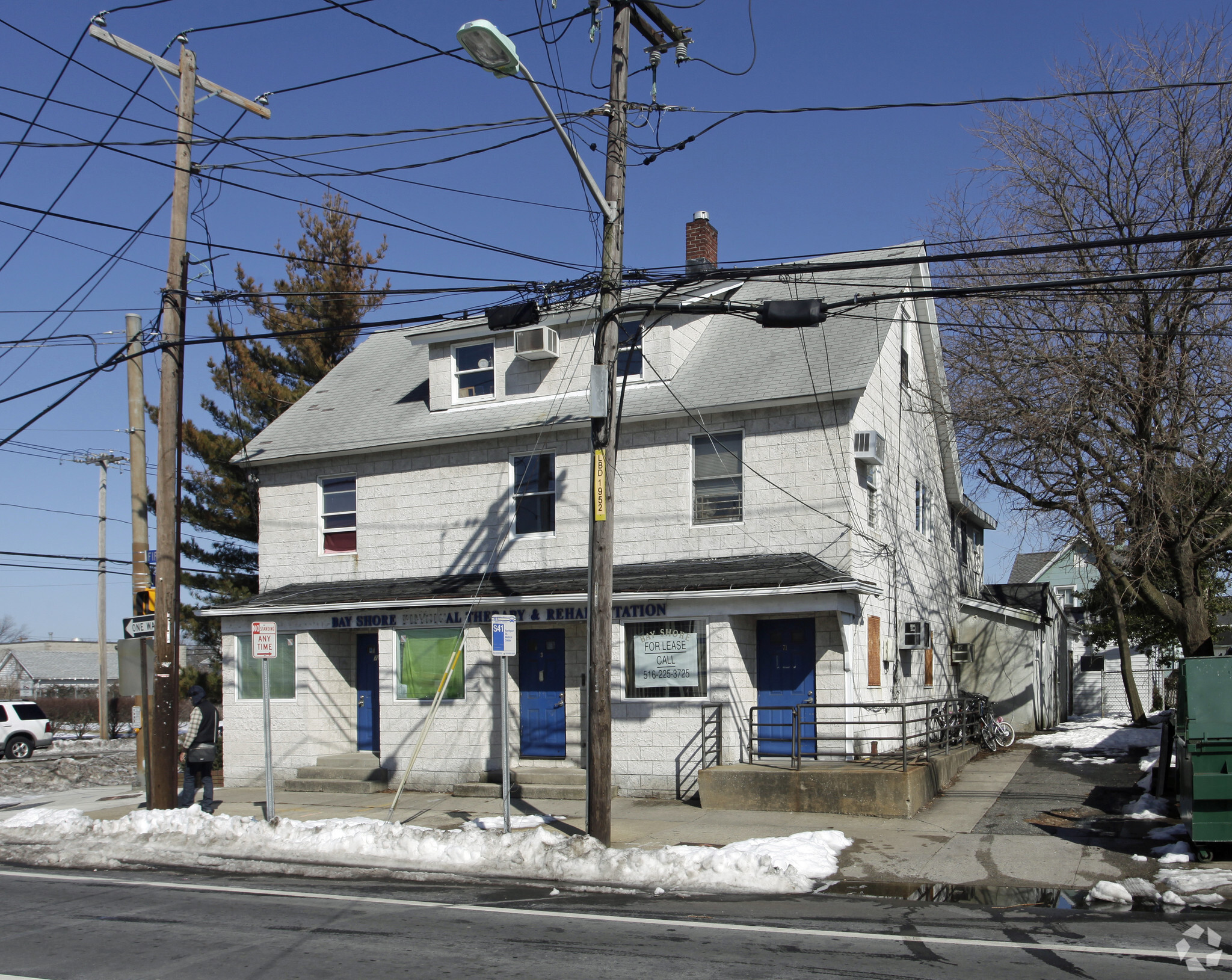 75 5th Ave, Bay Shore, NY for sale Primary Photo- Image 1 of 1