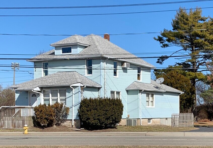 195 Farmingdale Rd, West Babylon, NY 11704