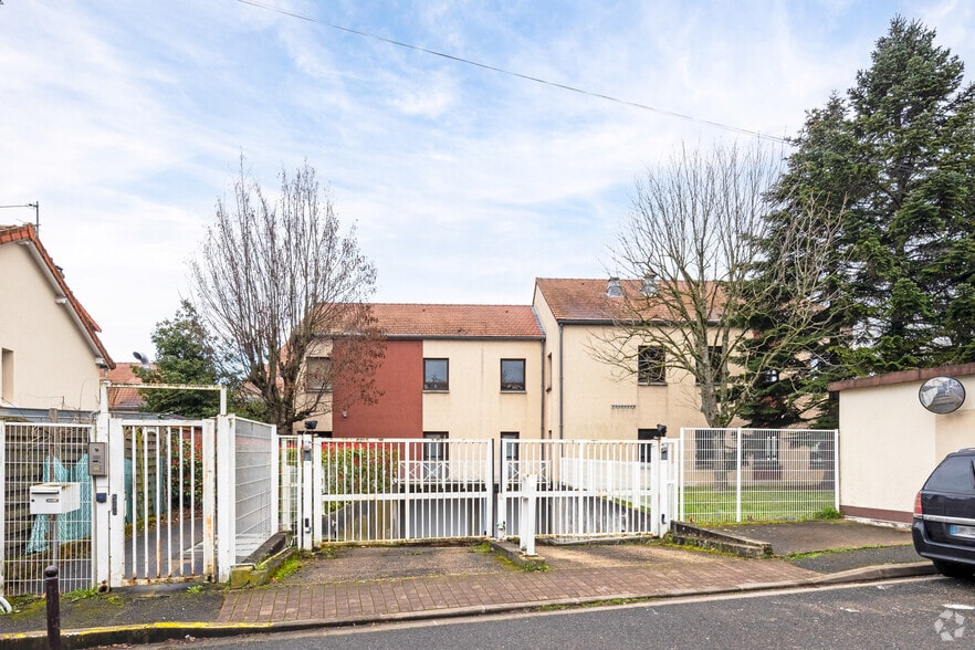 25 Rue Ferber, Montmorency for lease - Primary Photo - Image 1 of 16