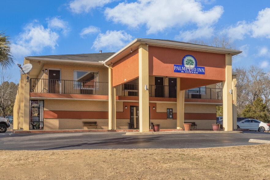 820 Market St, Cheraw, SC 29520