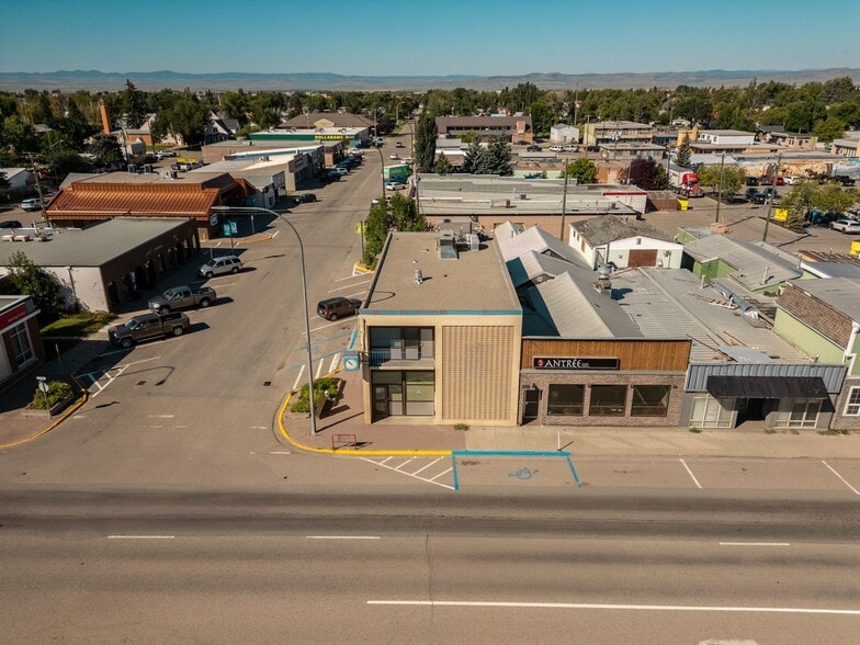 4901 1 St W, Claresholm, AB for sale - Primary Photo - Image 1 of 10