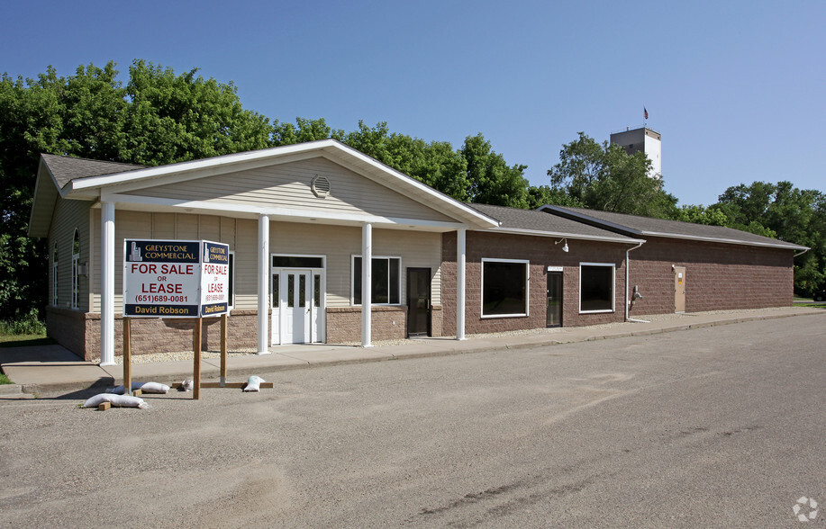 111 Hill St, Red Wing, MN for sale - Primary Photo - Image 1 of 51