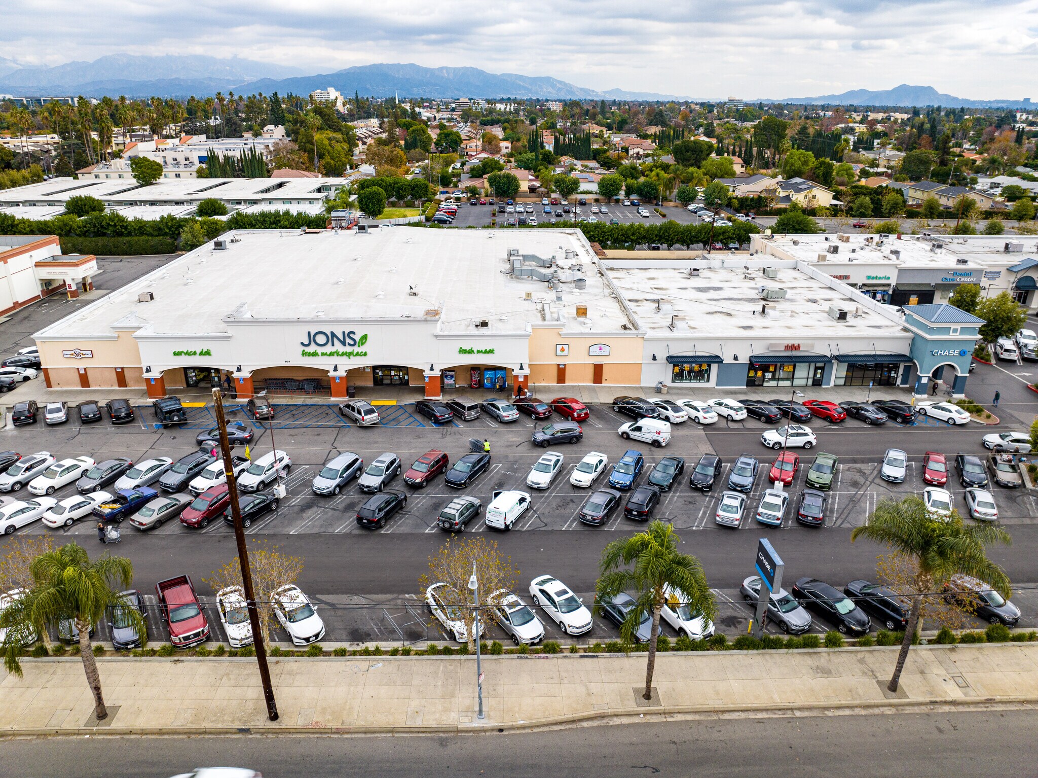 70607076 Sepulveda Blvd, Van Nuys, CA 91405 Sherman Sepulveda