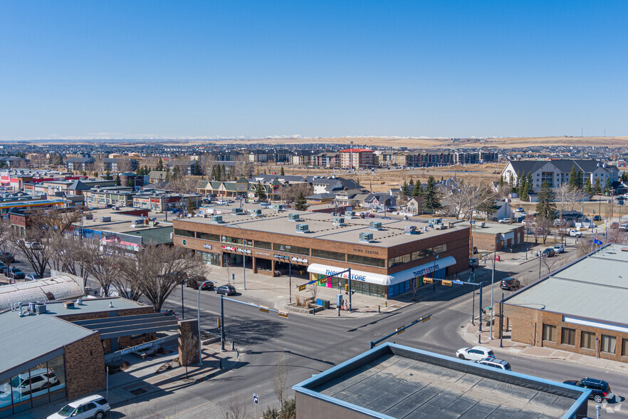 125 Main St N, Airdrie, AB for lease - Aerial - Image 2 of 6