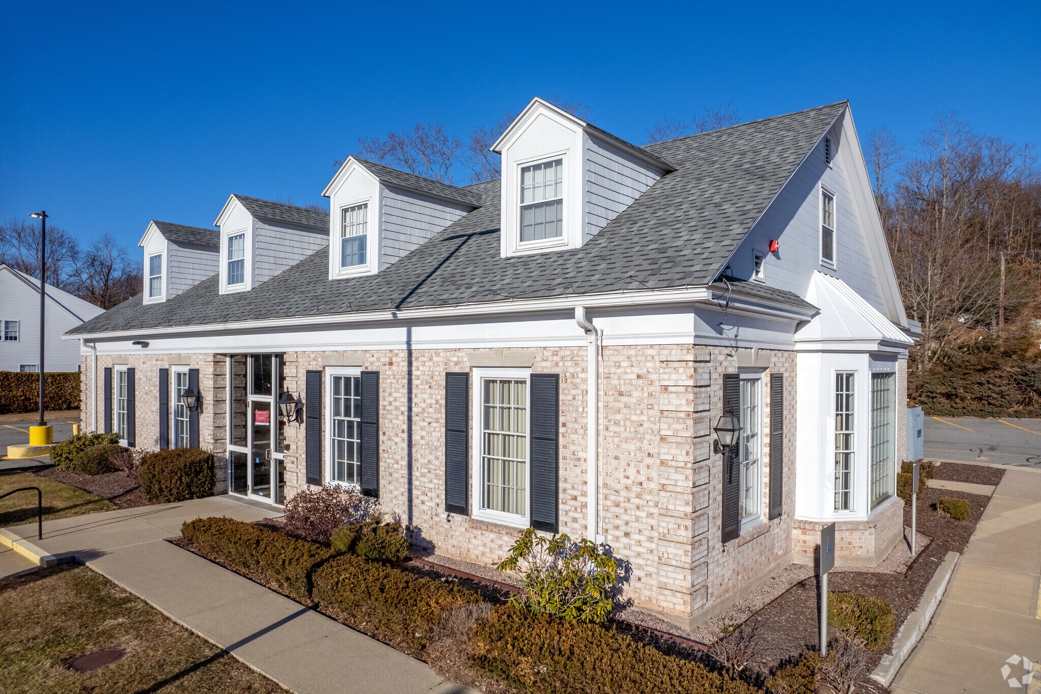 1975 Mendon Rd, Cumberland, RI for lease Primary Photo- Image 1 of 10