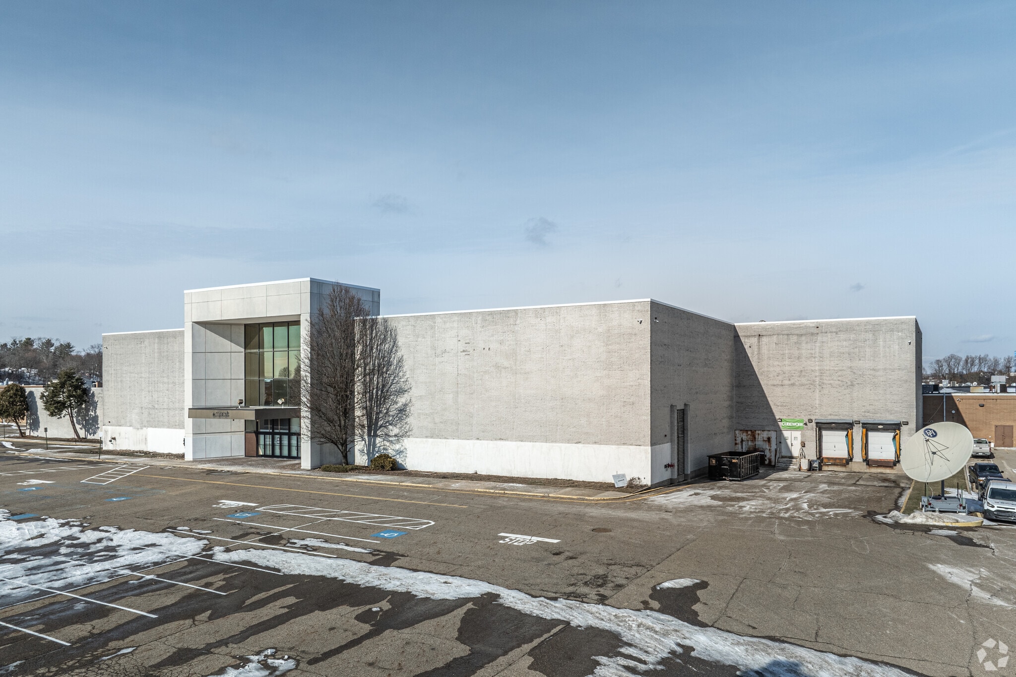 100 Mall Dr, Steubenville, OH for lease Building Photo- Image 1 of 29
