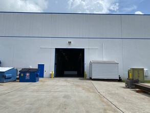 4908 Tampa West Blvd, Tampa, FL for lease Building Photo- Image 1 of 15