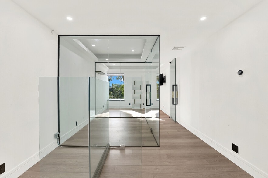 23276 S Pointe Dr, Laguna Hills, CA for lease - Building Photo - Image 1 of 6