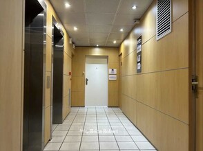 Office in Lyon for lease Interior Photo- Image 2 of 6