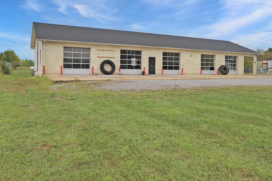 1184 Poor Farm Rd, Murray, KY for sale - Building Photo - Image 1 of 21