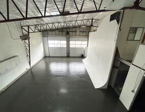 1238 SE Gideon St, Portland, OR for lease Building Photo- Image 2 of 2