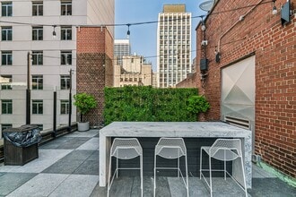 15 W 38th St, New York, NY for lease Interior Photo- Image 1 of 6