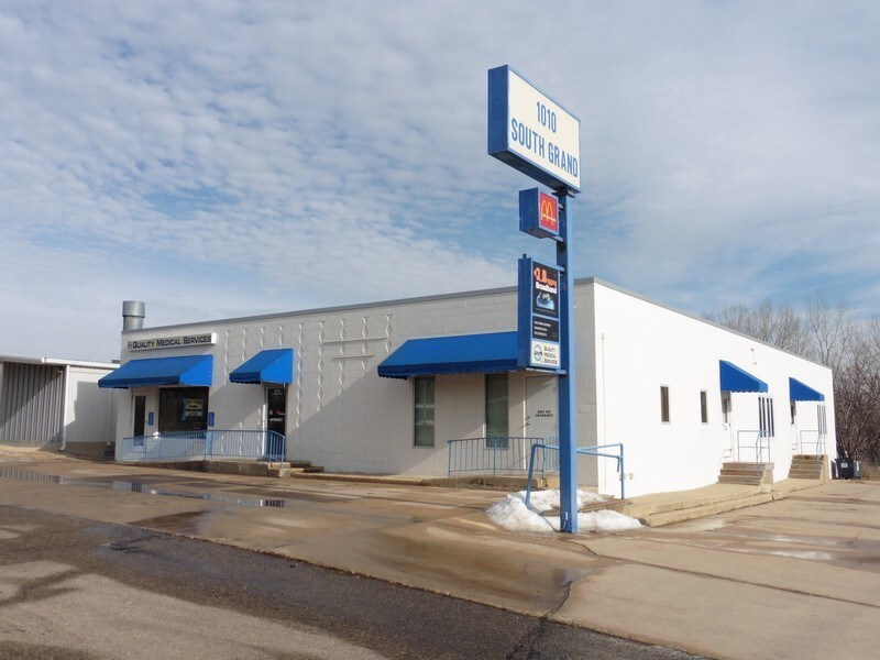 1010 S Grand Ave, Charles City, IA for sale Building Photo- Image 1 of 1