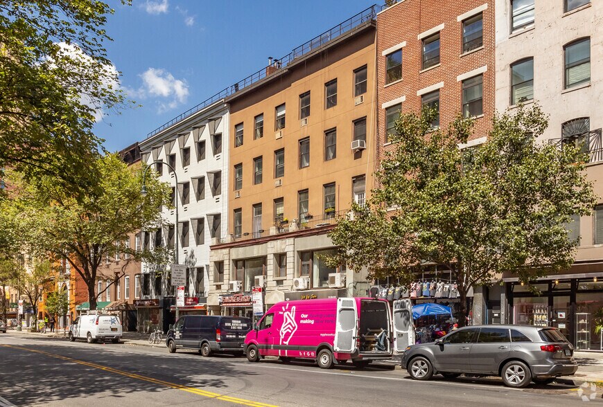 219 W 14th St, New York, NY for lease - Building Photo - Image 2 of 4