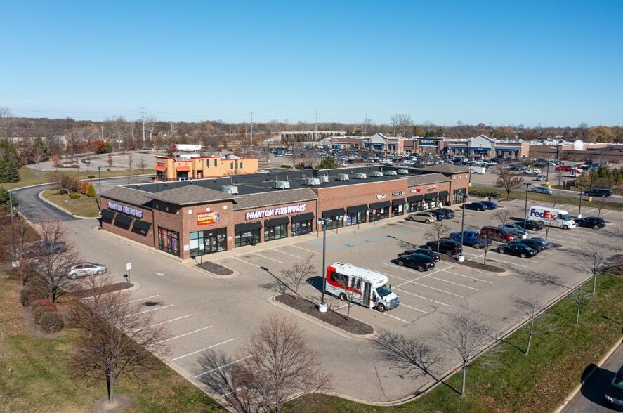 7705-7755 Telegraph Rd, Taylor, MI for lease - Building Photo - Image 1 of 6