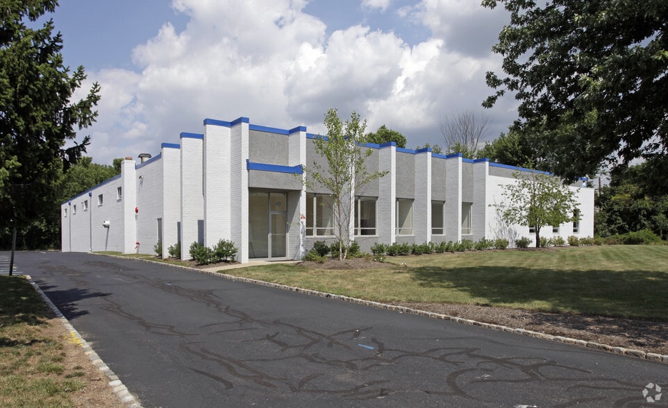 40 Fairfield Pl, West Caldwell, NJ for lease - Building Photo - Image 1 of 3