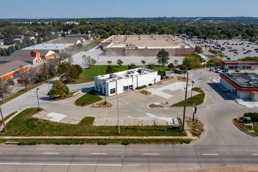 3949 N 132nd St, Omaha, NE for sale - Building Photo - Image 2 of 17