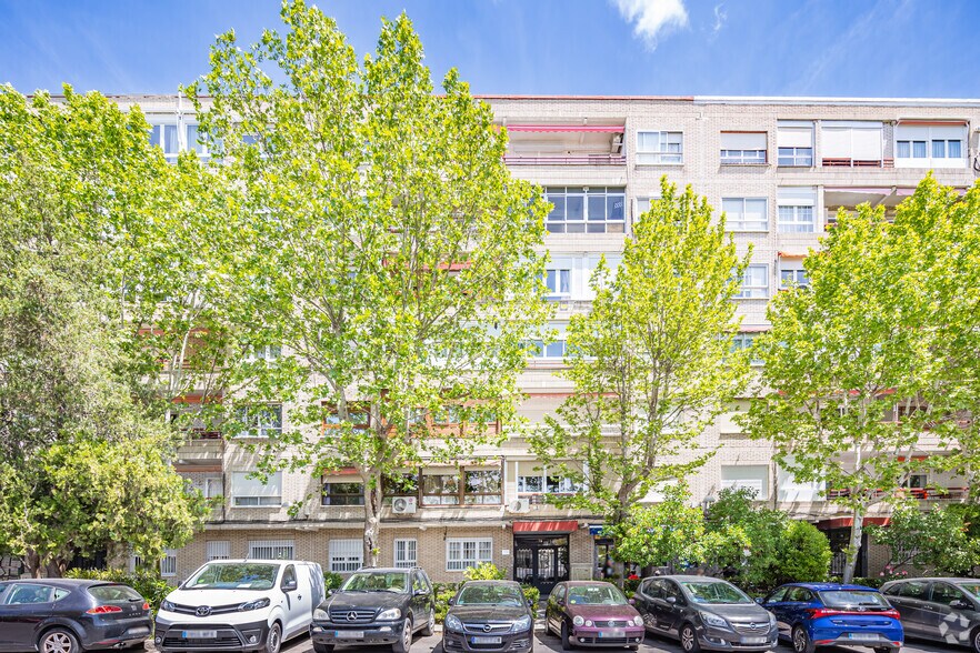 Calle de la Isla de Java, 78, Madrid, Madrid for sale - Primary Photo - Image 1 of 1