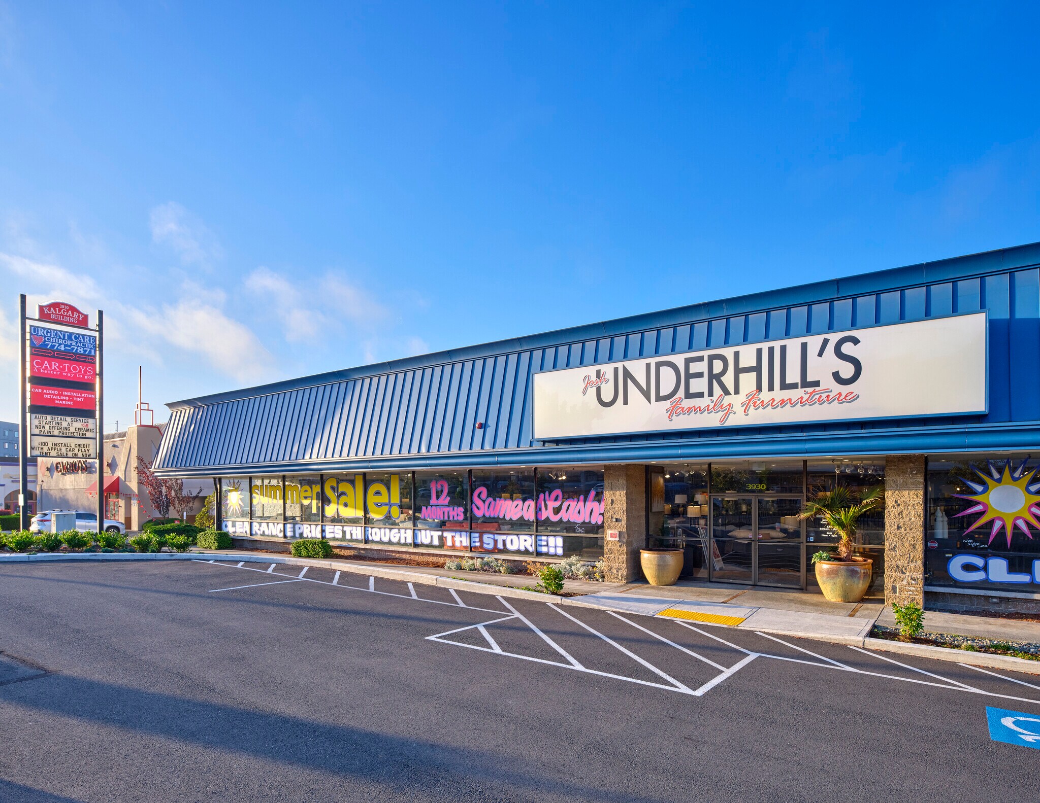 3930 196th St, Lynnwood, WA 98036 Underhill's Furniture