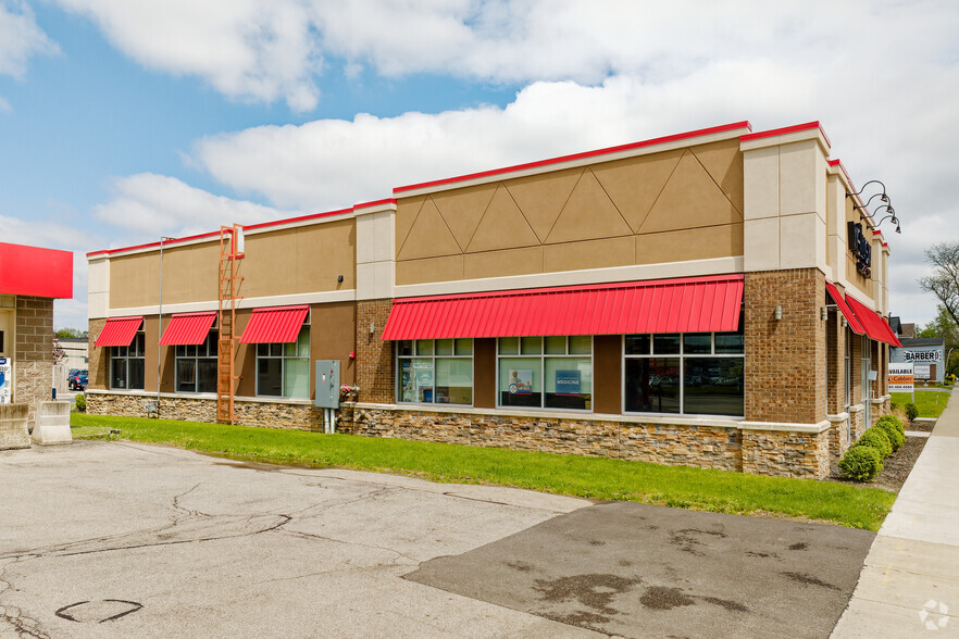 235-245 N Winton Rd, Rochester, NY for lease - Building Photo - Image 2 of 8