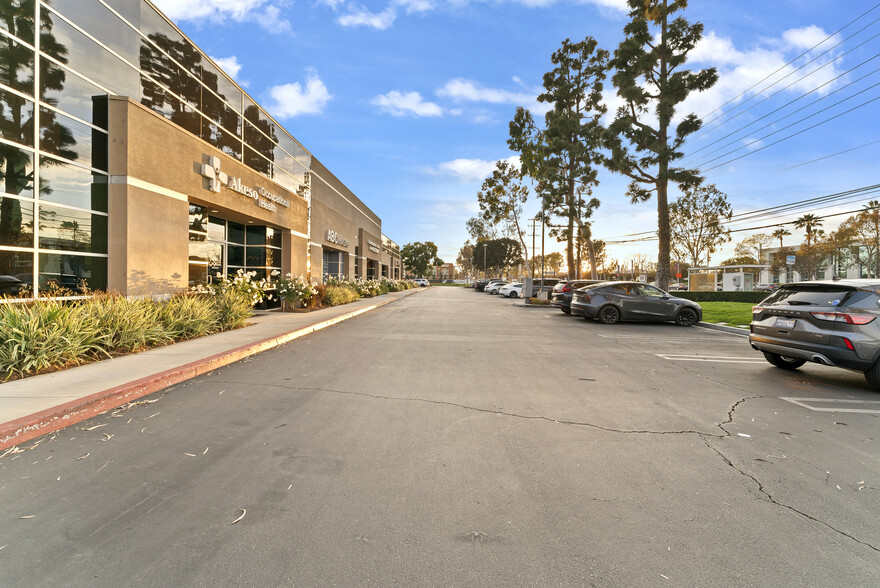 17232 Red Hill Ave, Irvine, CA for lease - Building Photo - Image 3 of 60