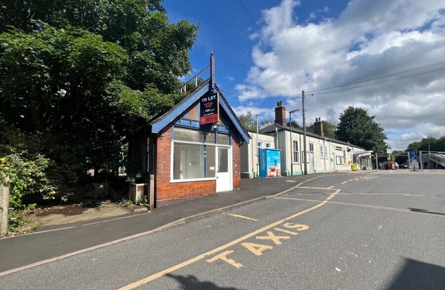 Station Approach, Whyteleafe for lease - Primary Photo - Image 1 of 2