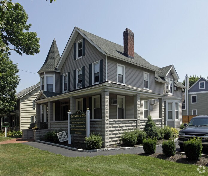 83 Fire Island Ave, Babylon, NY for sale - Primary Photo - Image 1 of 1