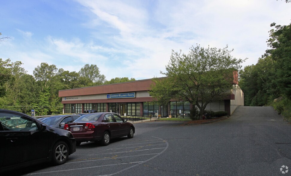 115 Cedar St, Milford, MA 01757