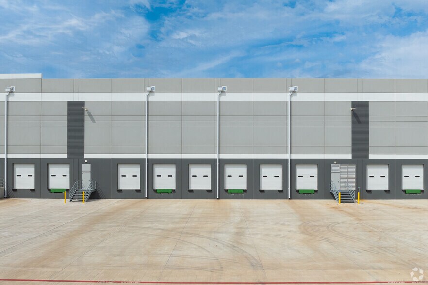 201 S Clay Rd, Sunnyvale, TX for lease - Building Photo - Image 2 of 5