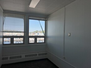 4005 20th Ave W, Seattle, WA for lease Interior Photo- Image 1 of 7