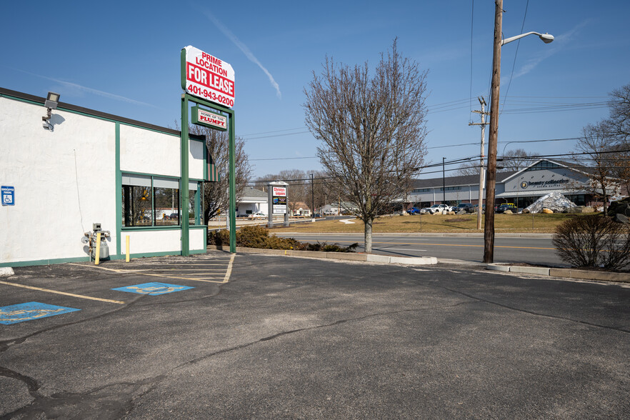 1455 Oaklawn Ave, Cranston, RI for lease - Pylon Photo - Image 2 of 10