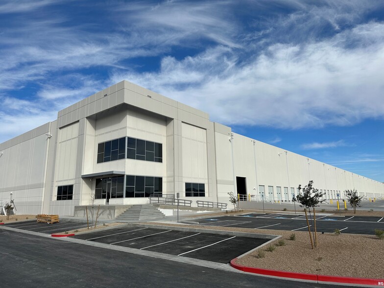 5150 N Sloan Ln, Las Vegas, NV for lease - Building Photo - Image 1 of 4