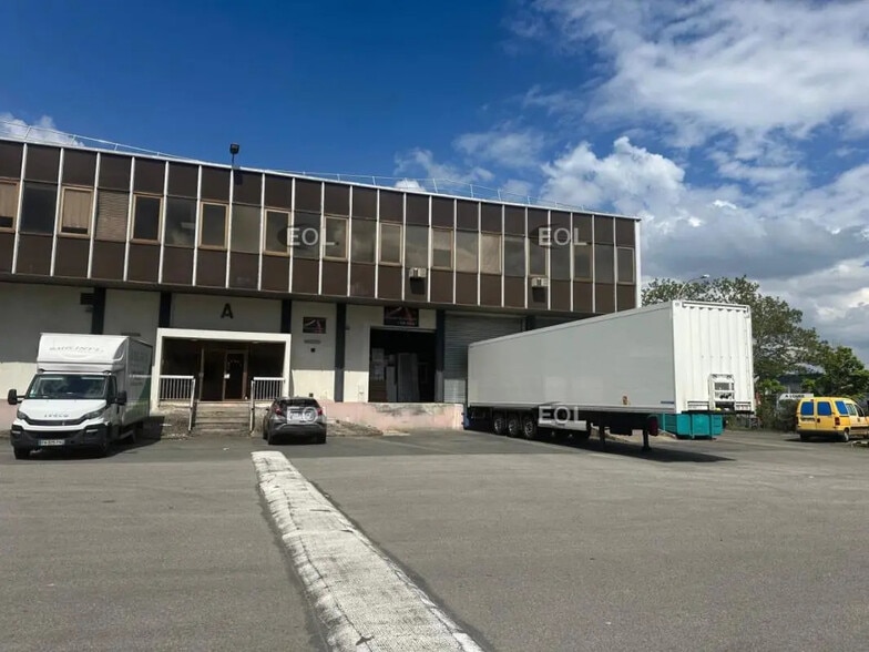 Industrial in Wissous for lease - Building Photo - Image 2 of 8