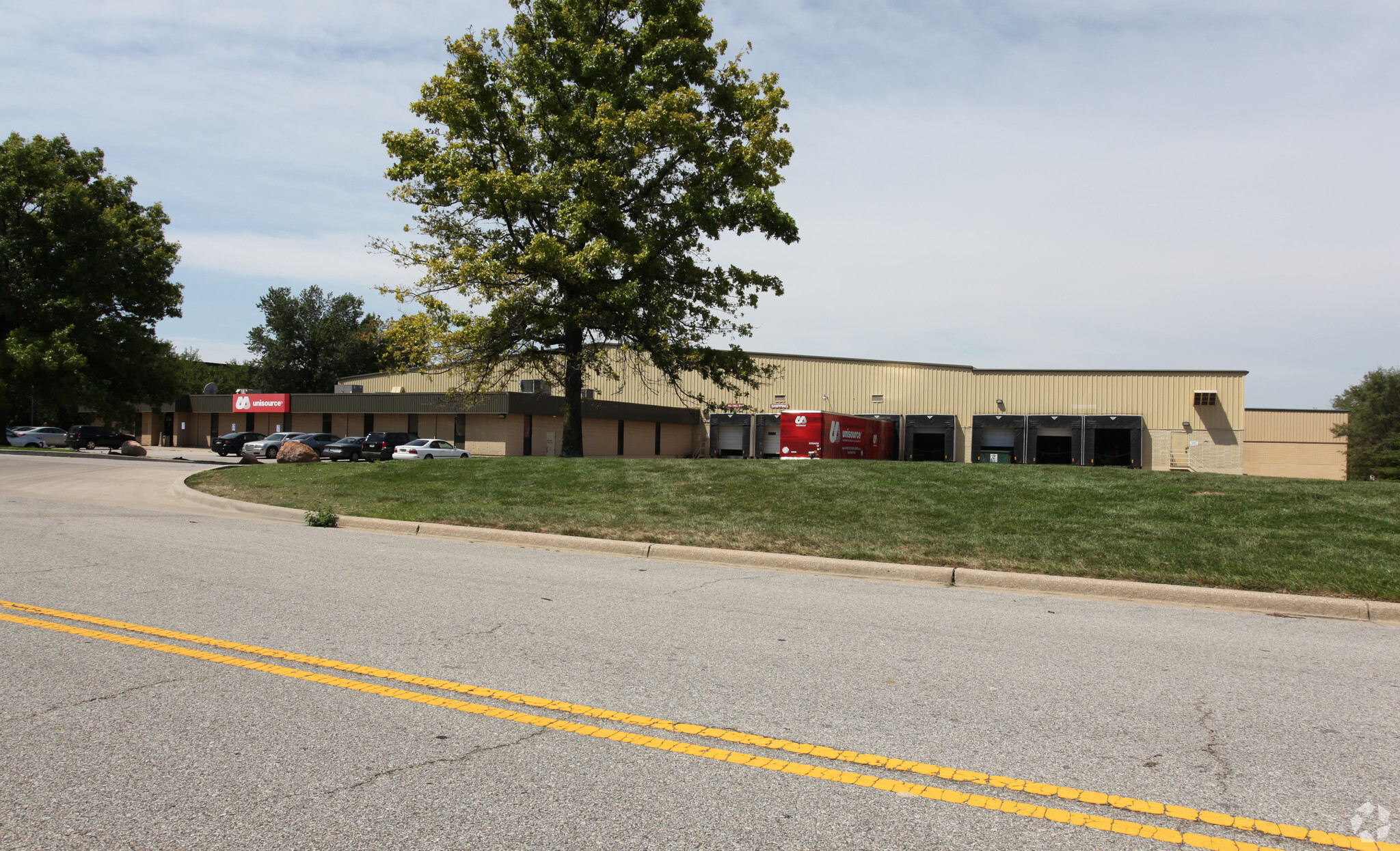 10960 Lakeview Ave, Lenexa, KS for sale Primary Photo- Image 1 of 1