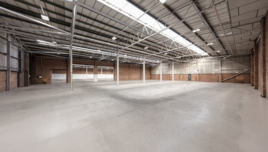 419-420 Bridport Rd, Greenford for lease Interior Photo- Image 2 of 3