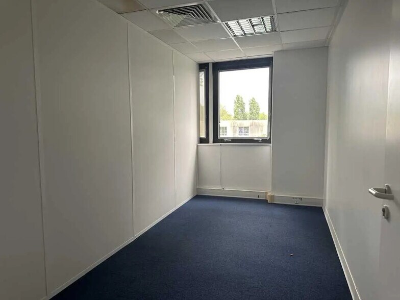 Office in Bruges for sale - Interior Photo - Image 3 of 13