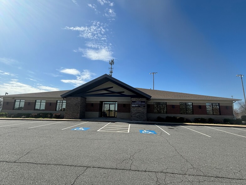 4701 Fairway Ave, North Little Rock, AR for lease - Building Photo - Image 1 of 4