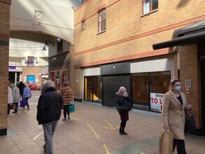 Carlton Ln, Castleford for lease Building Photo- Image 1 of 1